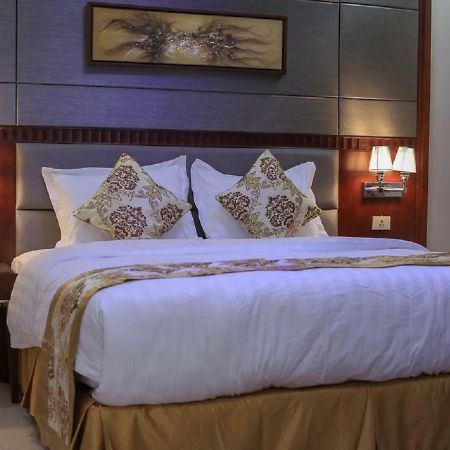 The 40Th Pearl Hotel Suites Jeddah Exterior photo