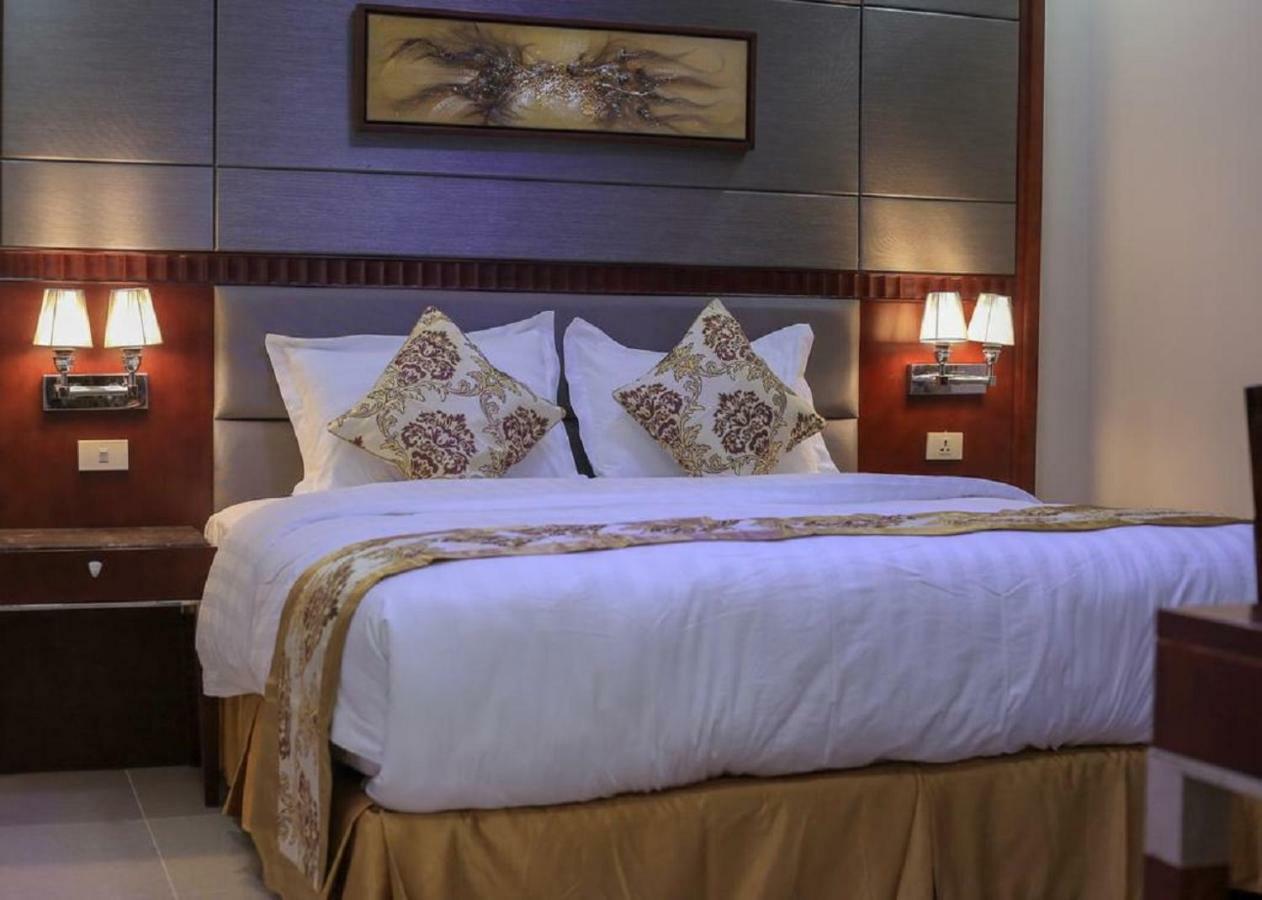 The 40Th Pearl Hotel Suites Jeddah Exterior photo