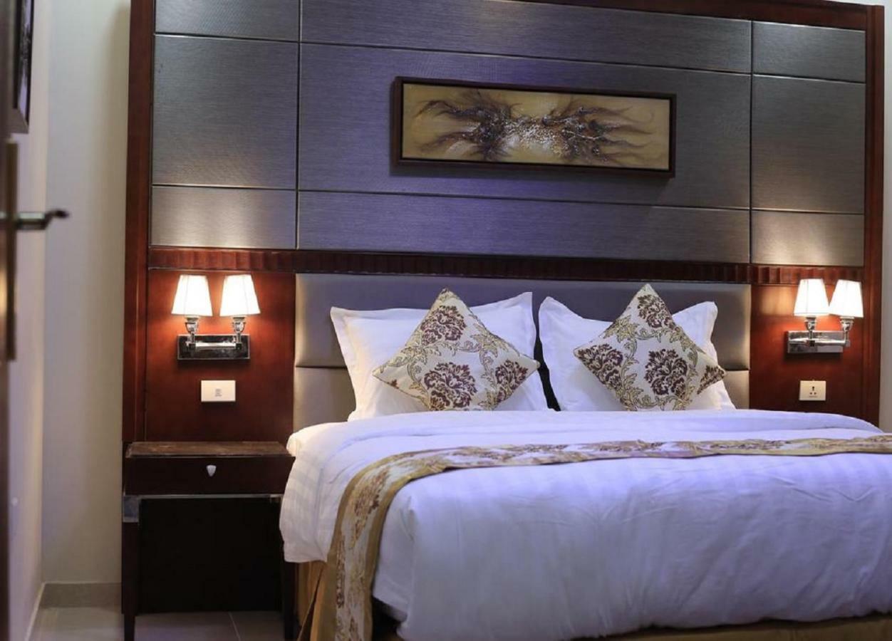 The 40Th Pearl Hotel Suites Jeddah Exterior photo