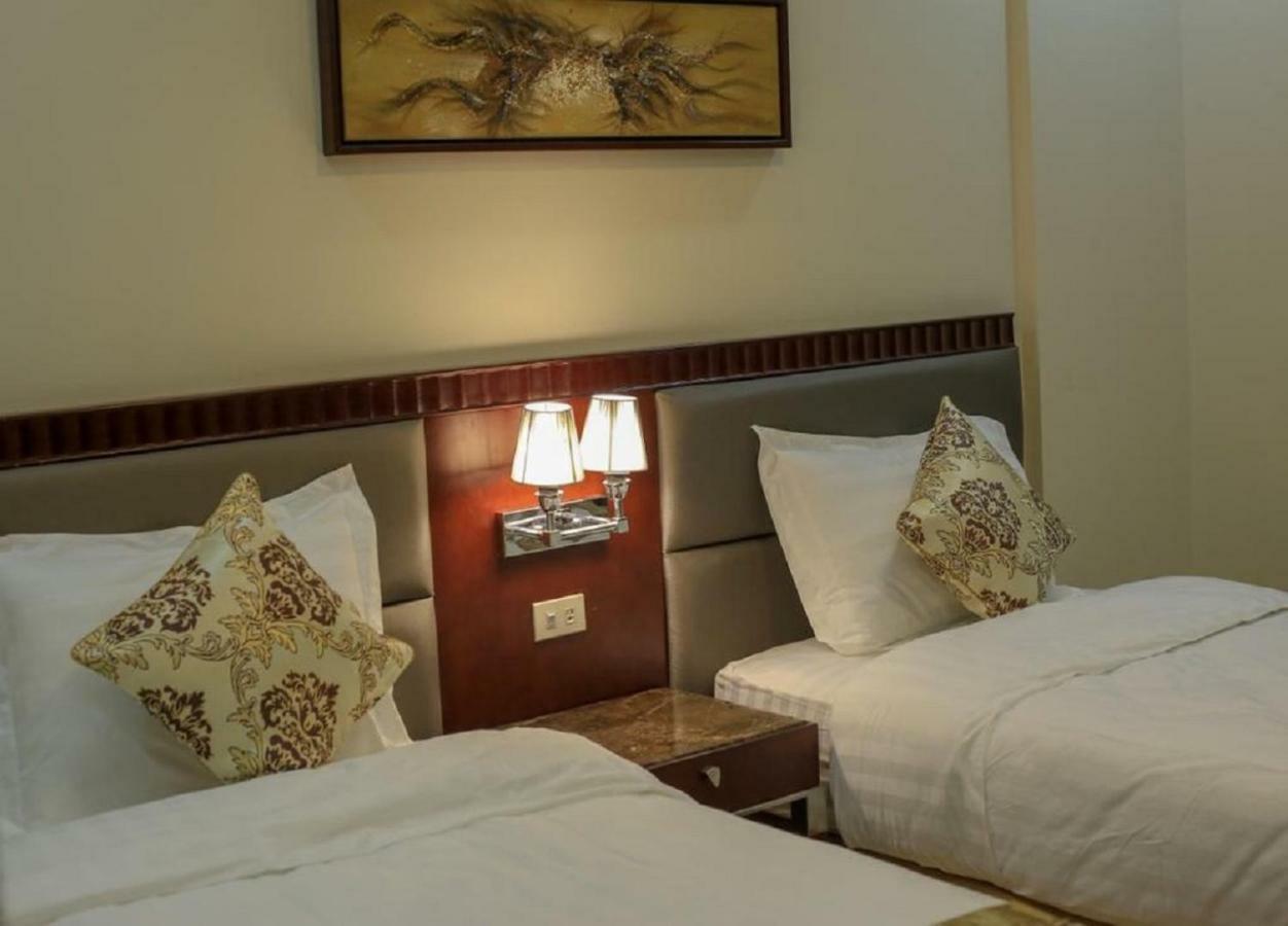 The 40Th Pearl Hotel Suites Jeddah Exterior photo