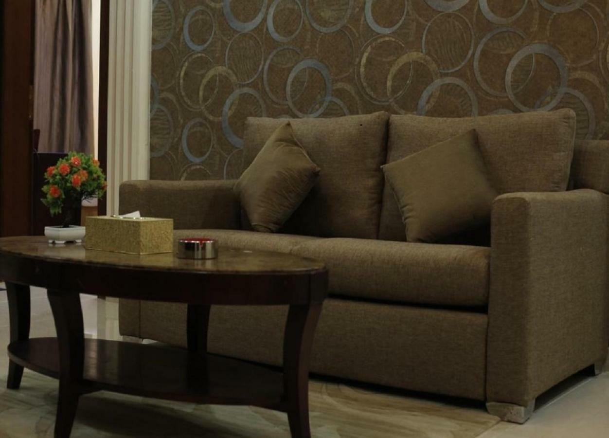 The 40Th Pearl Hotel Suites Jeddah Exterior photo