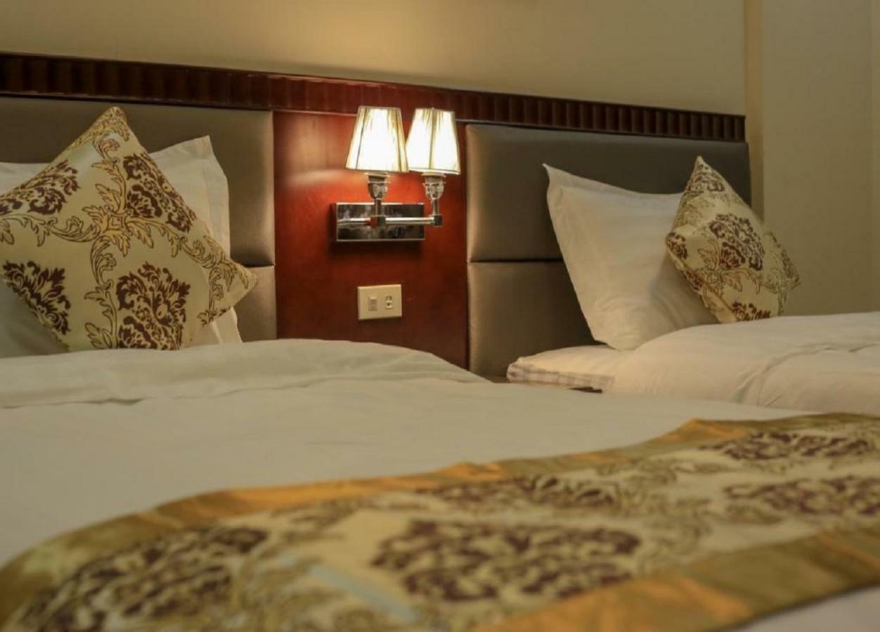 The 40Th Pearl Hotel Suites Jeddah Exterior photo